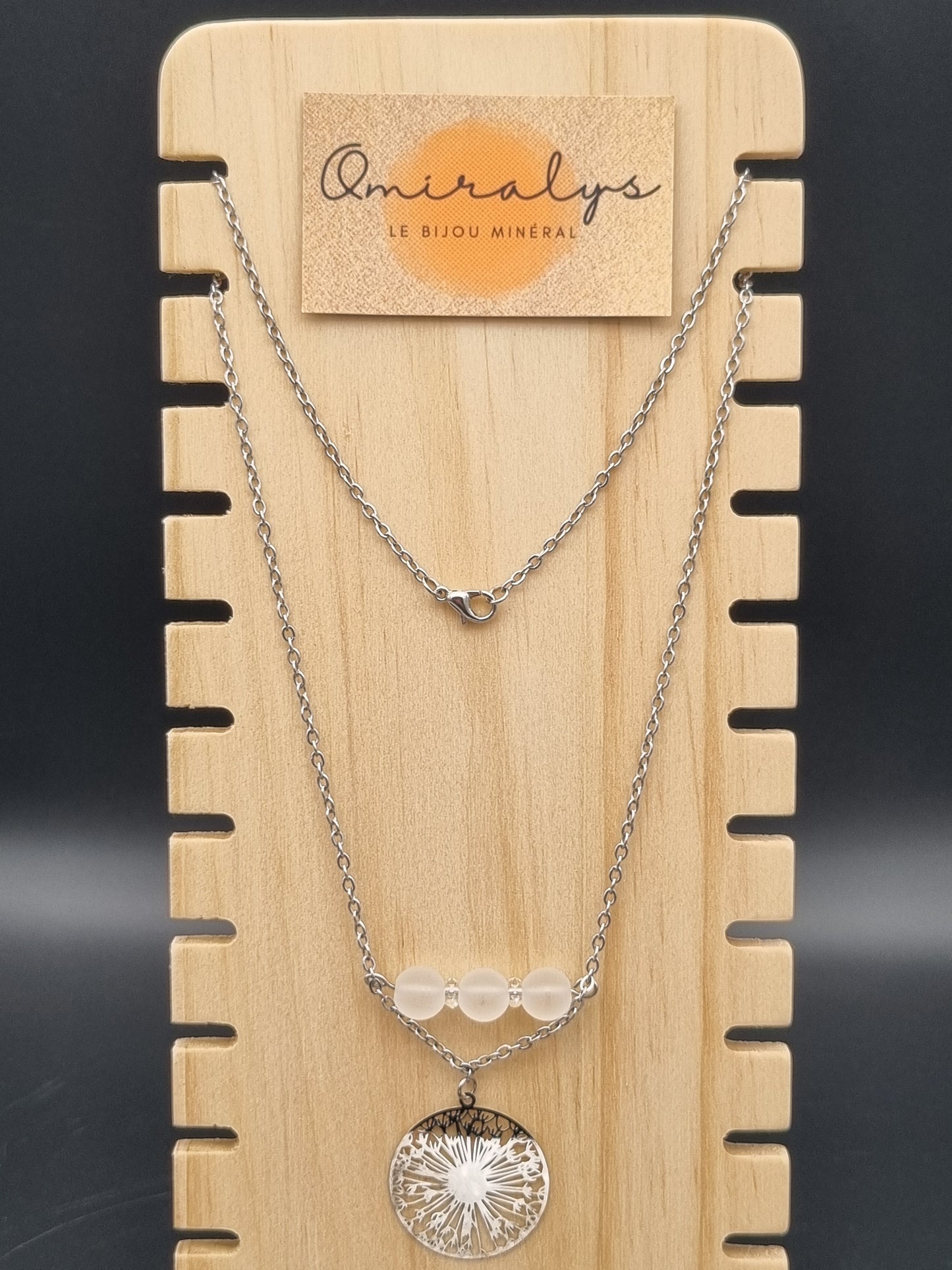 Collier en acier inoxydable avec trois perles de cristal de roche mat et un pendentif cercle, création artisanale faite main en France